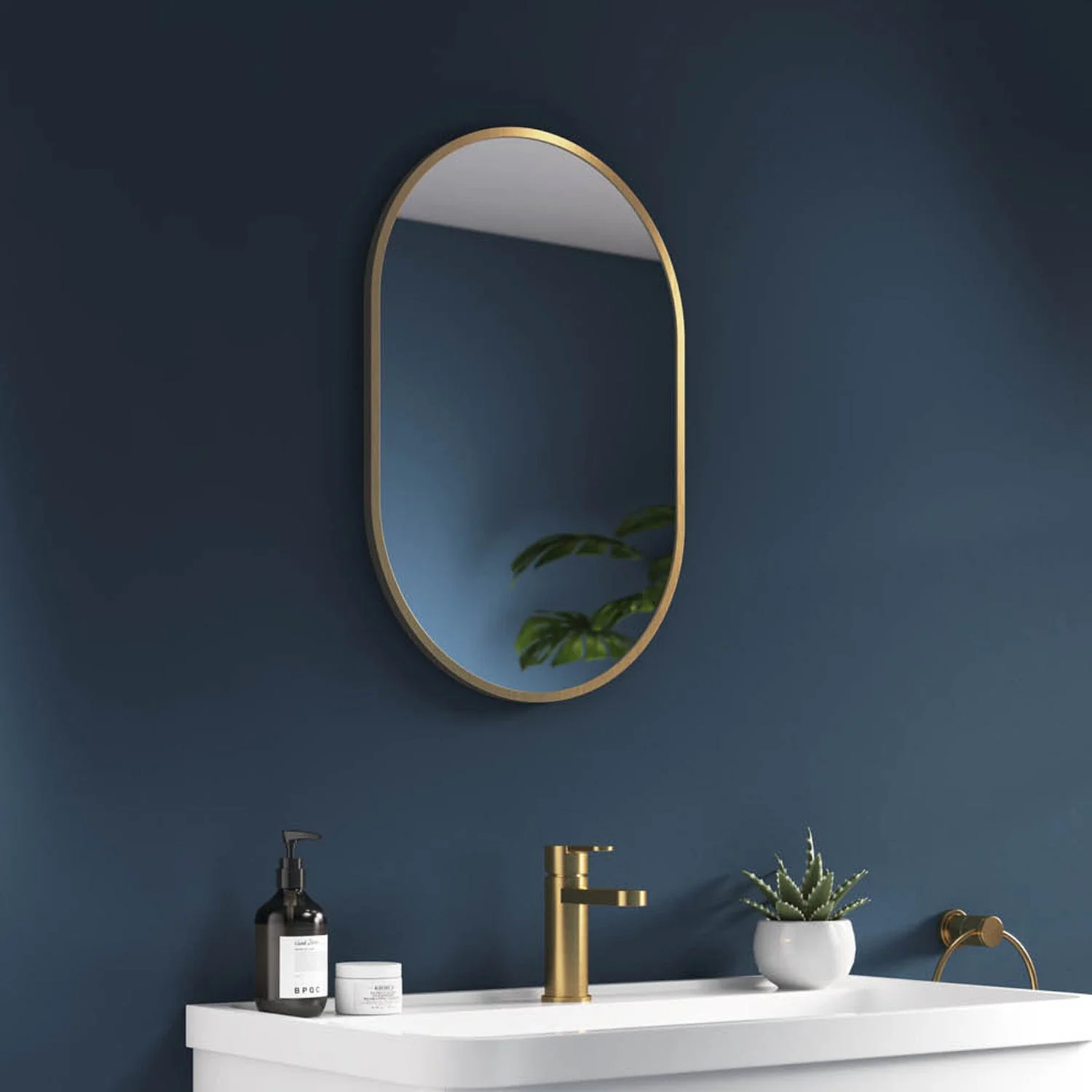Kira Pill-Shaped Mirror - Image 5