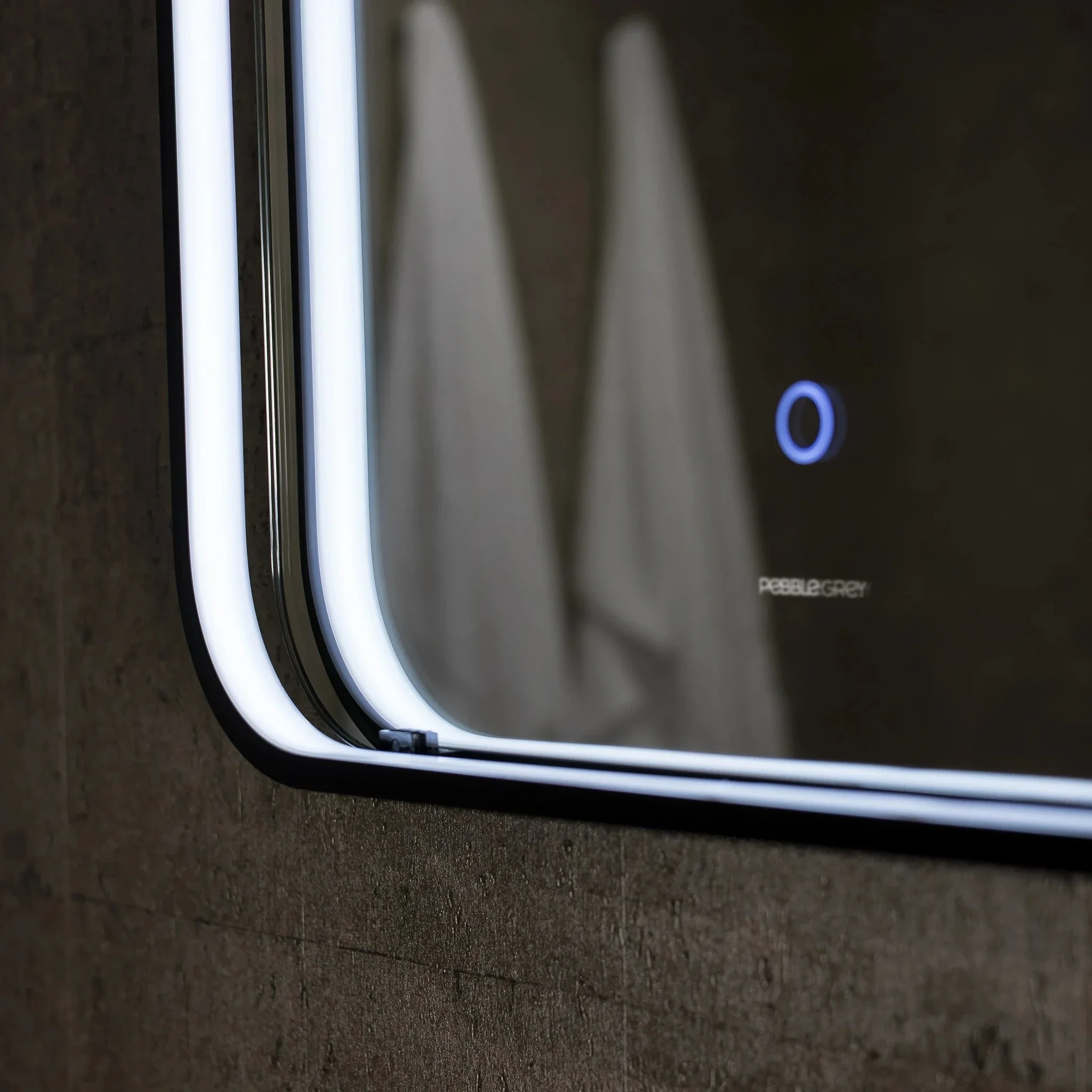 Luna Portrait LED Bathroom Mirror - Image 14