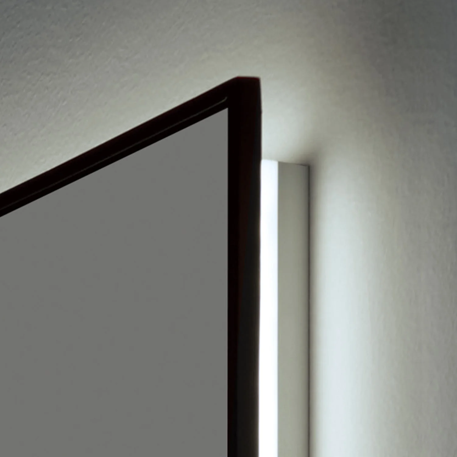 Oslo LED Bathroom Mirror - Image 16