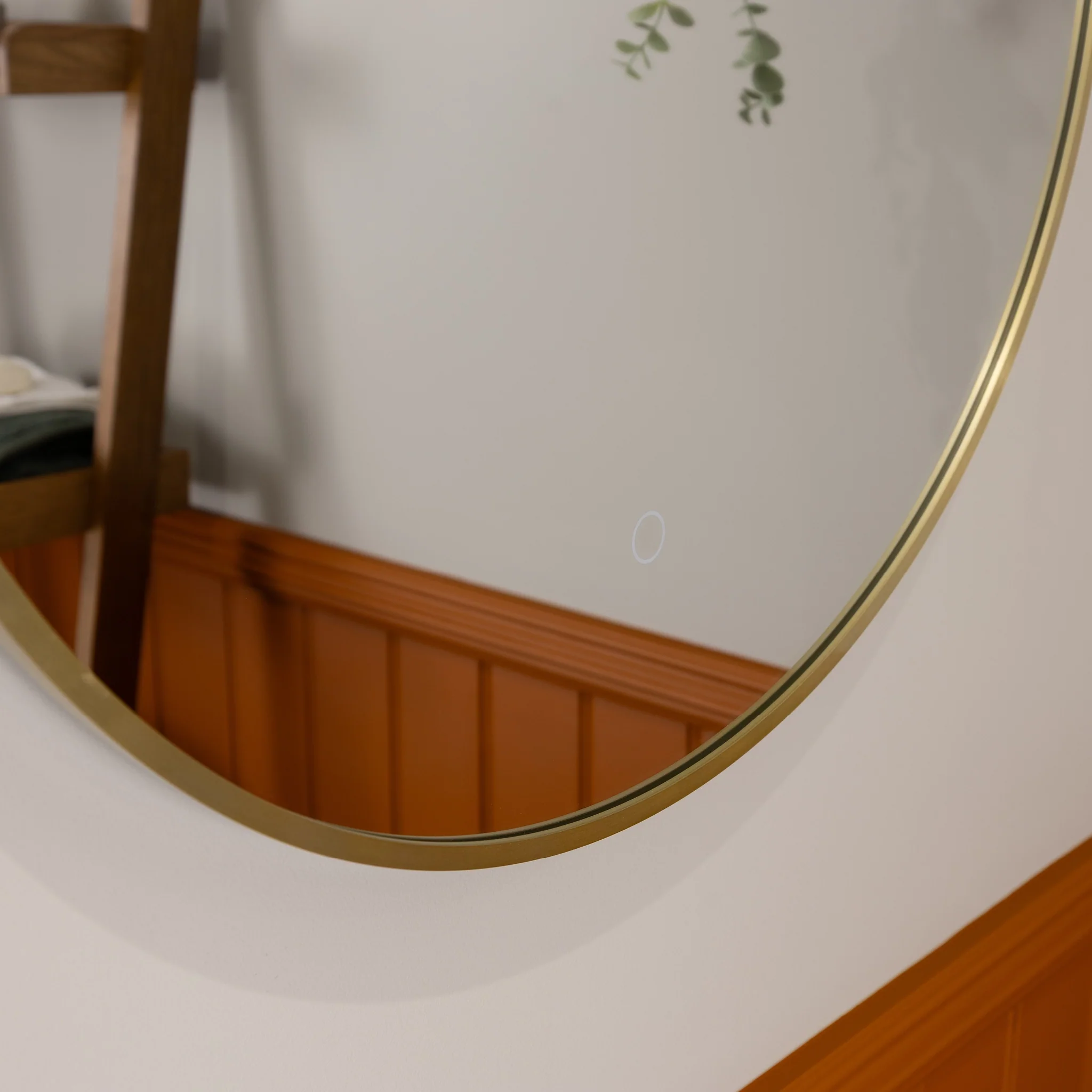 Oslo Round LED Bathroom Mirror - Image 18