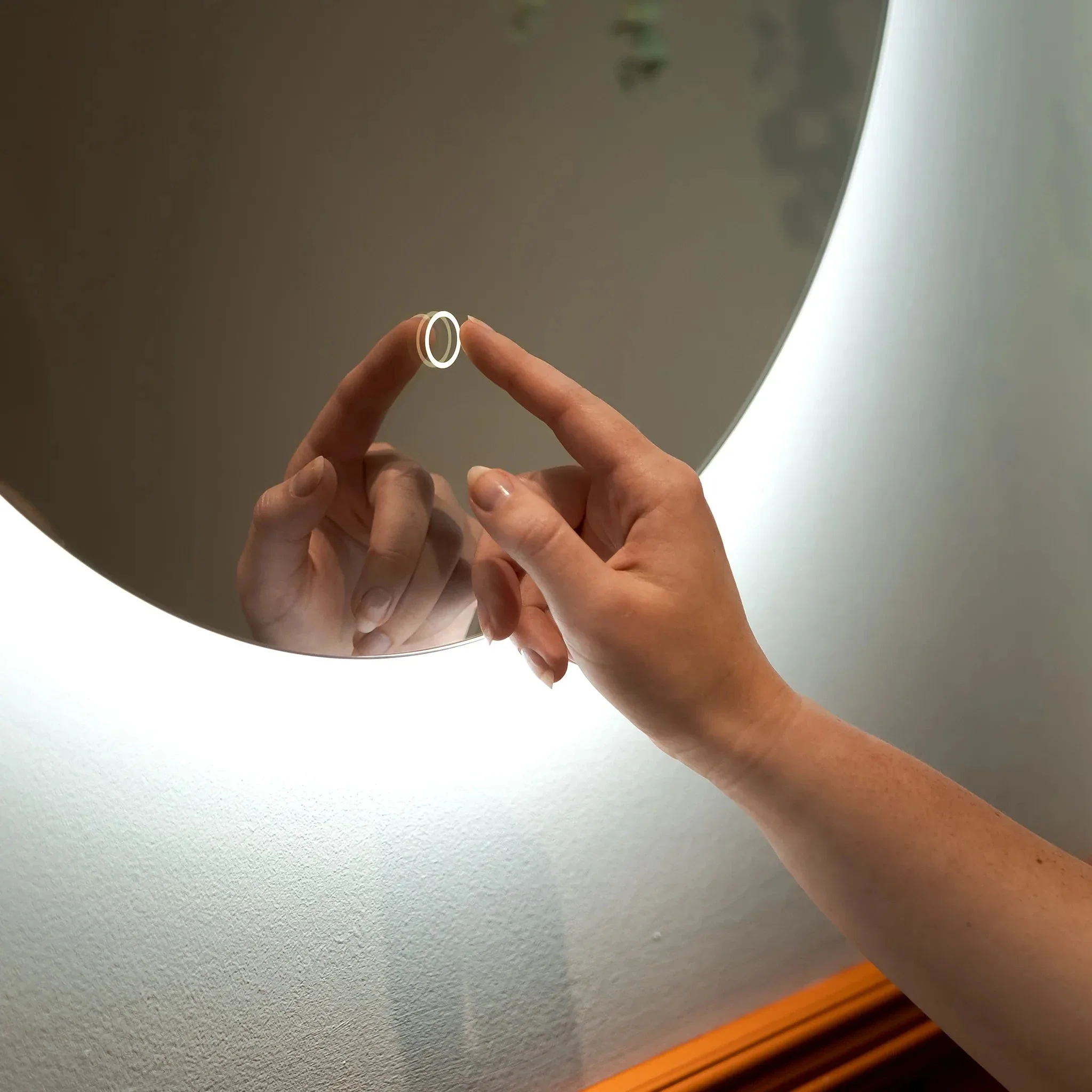 Savannah Round Backlit LED Bathroom Mirror - Image 3